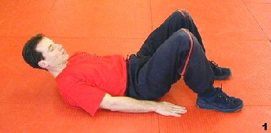 Wing Tsun Course, Fig. 1 - Sifu bends his knees